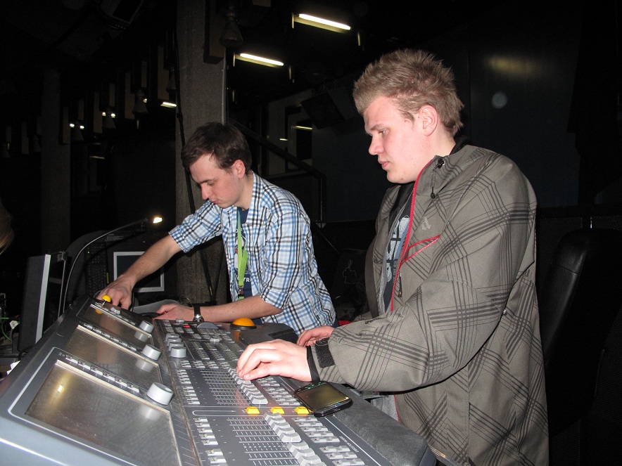 Gunnar and Marius using the Grandma