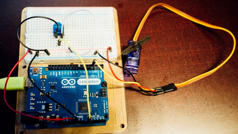 Tutorial – Multiple Values in the Arduino IDE Serial Plotter ...