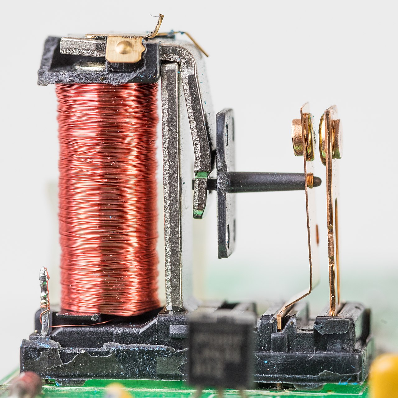 An Intro to Transistors and Relays Norwegian Creations