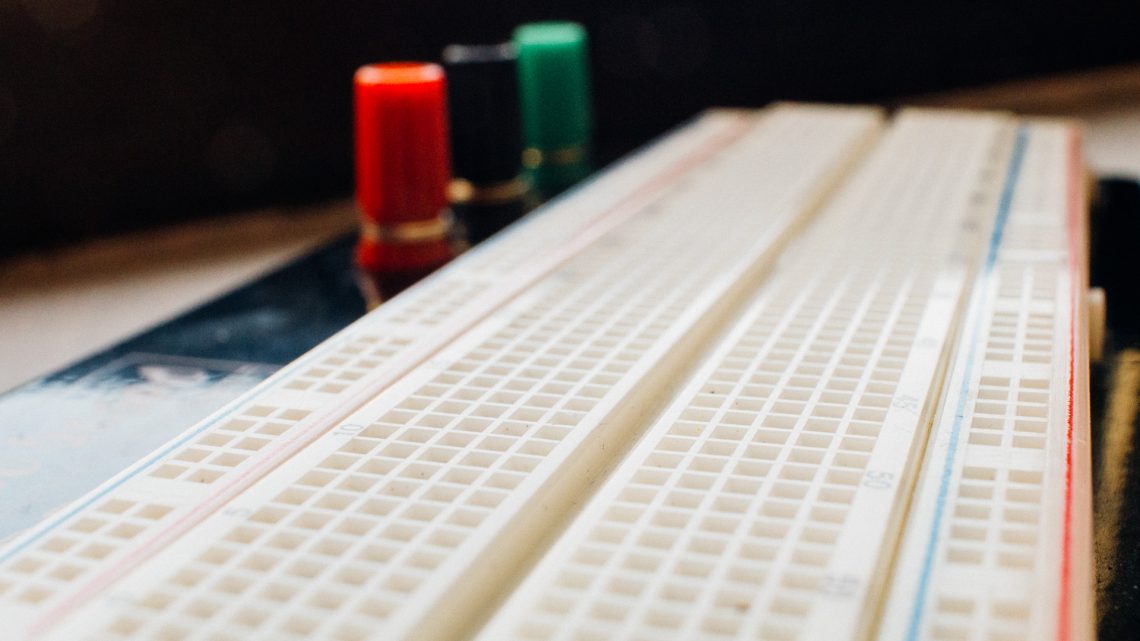 A breadboard can be represented by a two-dimensional array